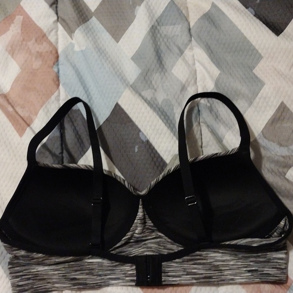 Women's Sports Bra - Picture 2 of 3